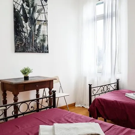 The Attico Chic Urban Free Parking