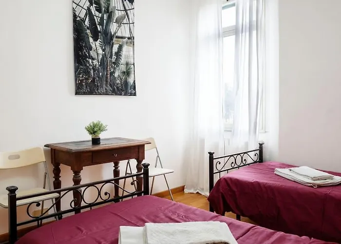 The Attico Chic Urban Free Parking