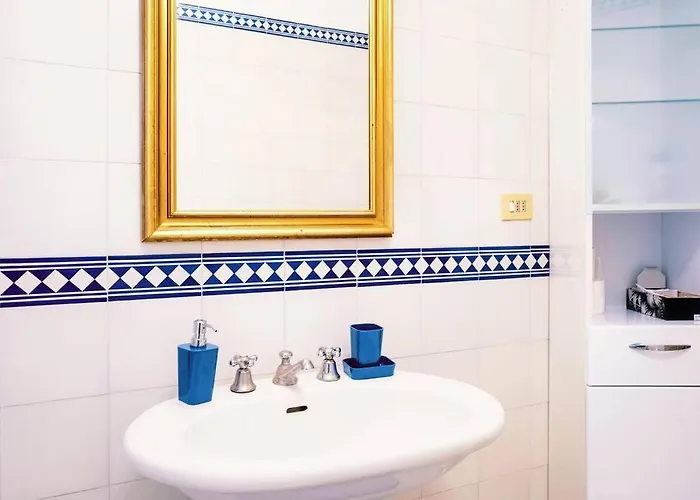 The Attico Chic Urban Free Parking